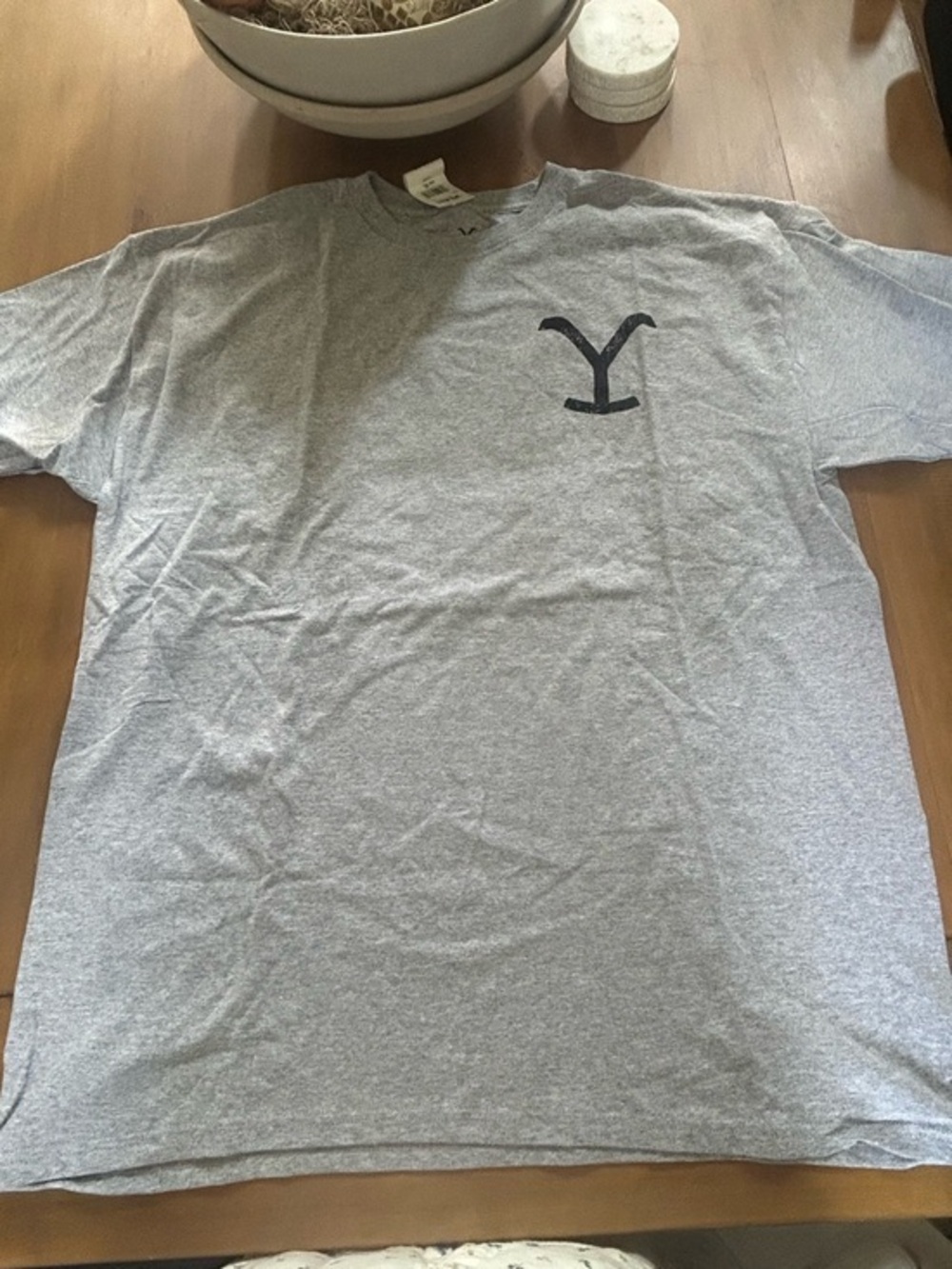 NWT Yellowstone Men's Grey Short-Sleeve Logo T-Shirt